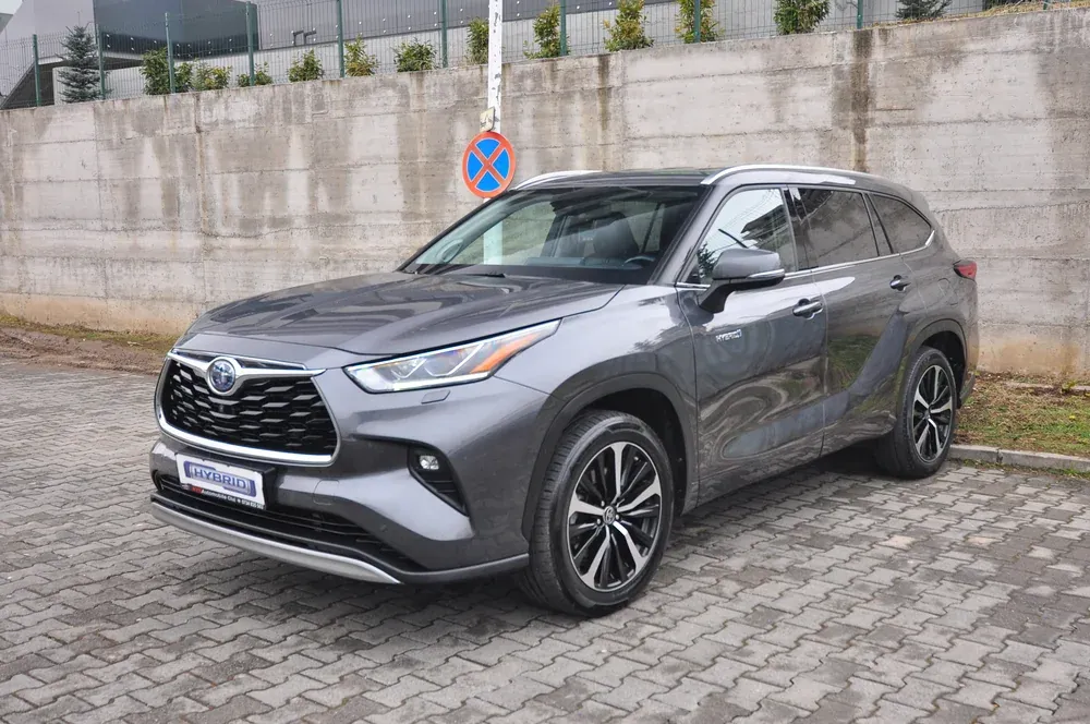 Toyota Highlander 2.5 Hybrid AWD Executive • 248 CP • 7 locuri