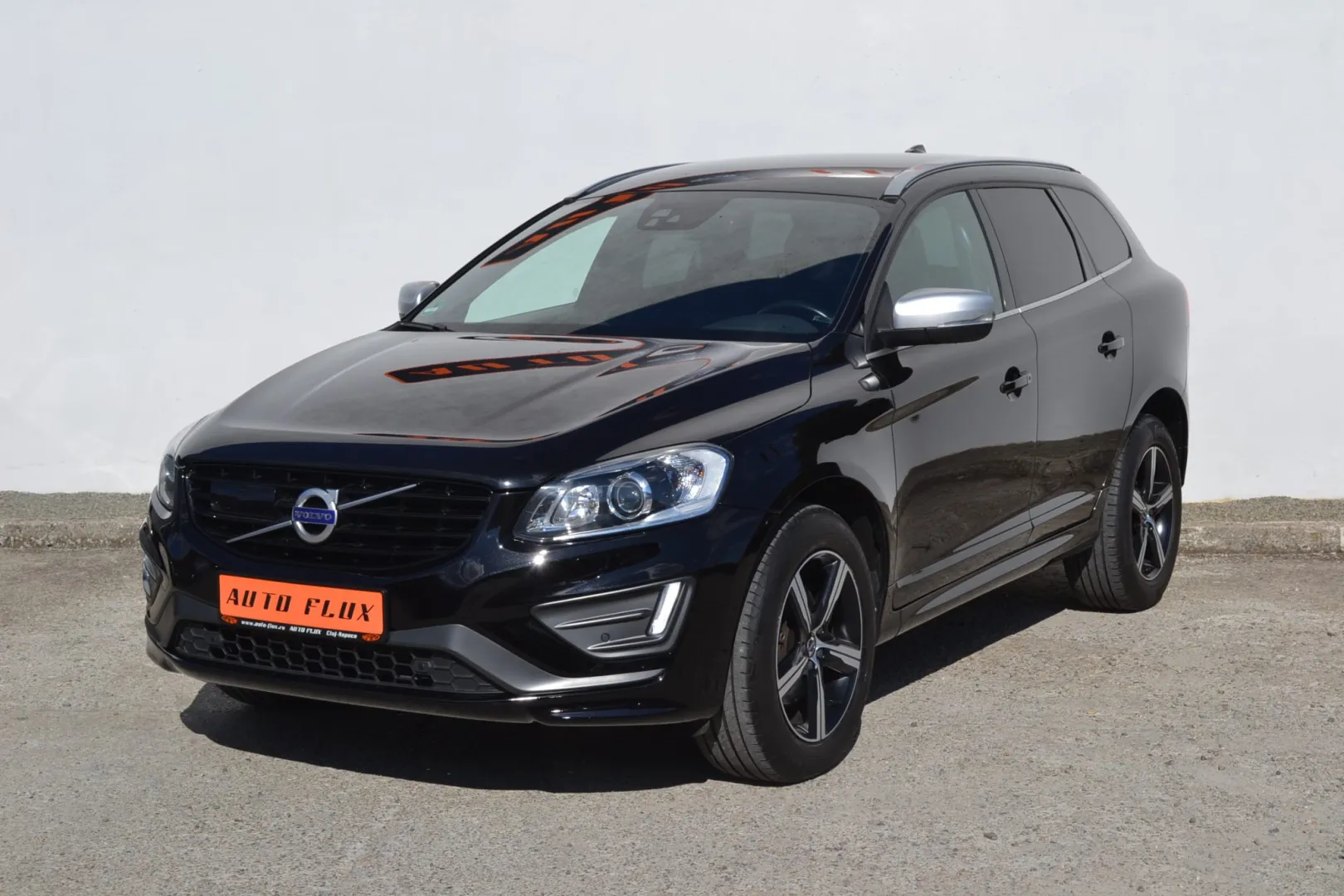 VOLVO XC60 2.4 D5 AWD R-Design