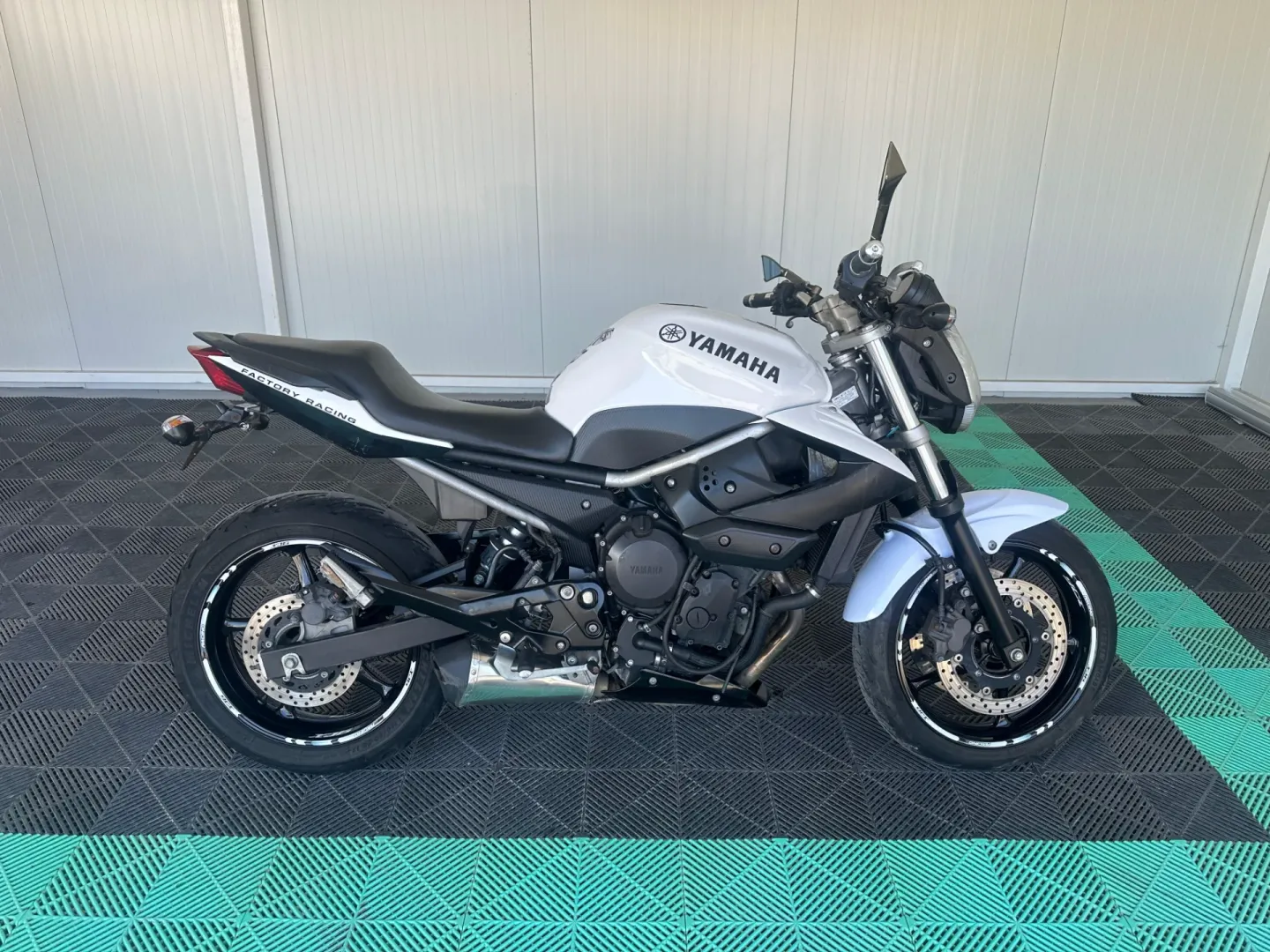 Yamaha XJ6
