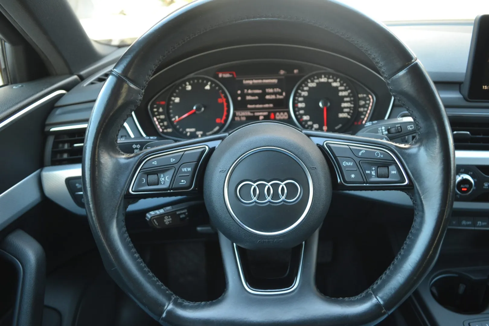 AUDI A4 Avant 2.0TDI Ultra S-Tronic S-Line