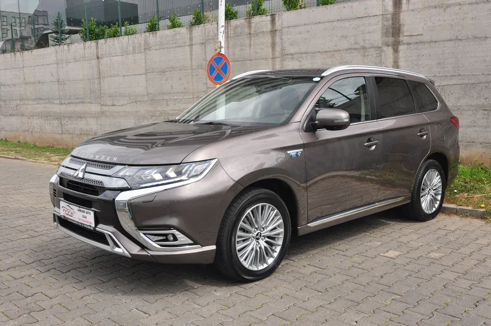 Mitsubishi Outlander 2.4 4WD PHEV Intense 2020