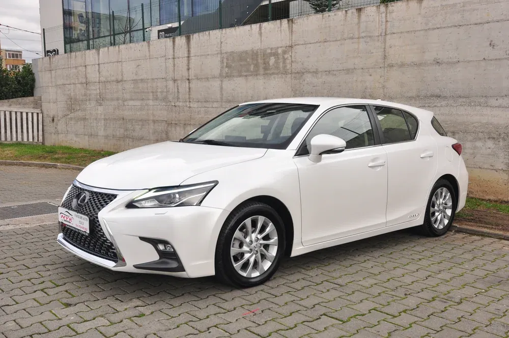 Lexus CT 200h Business Hybrid | TVA Deductibil | Garanție 12 Luni | Finanțare Avans 0%