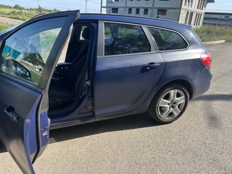 Opel astra J 2011
