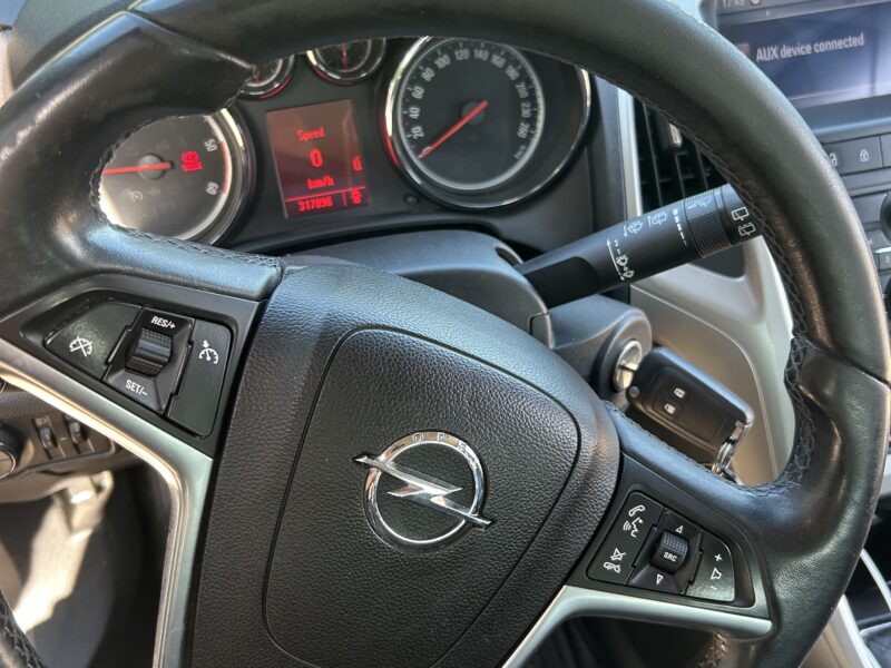 Opel astra J 2011