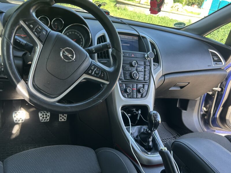 Opel astra J 2011