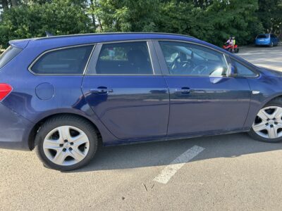 Opel astra J 2011