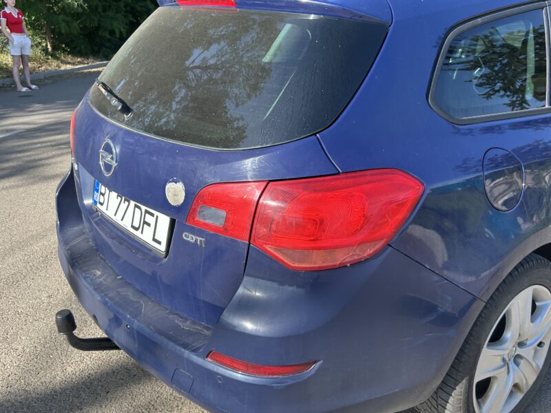 Opel astra J 2011